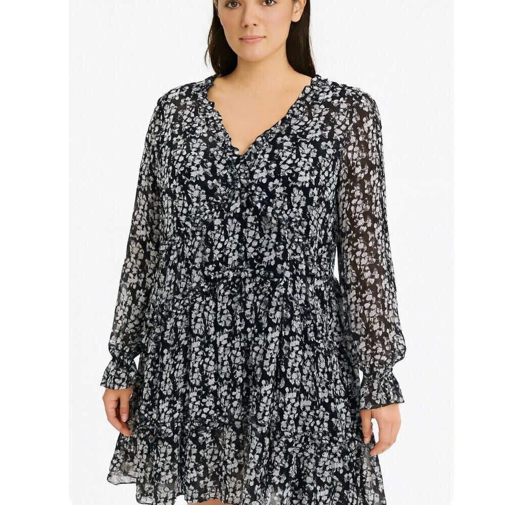 Express Black/white dress Ribbed in center ruffled neck floral print SZ LG